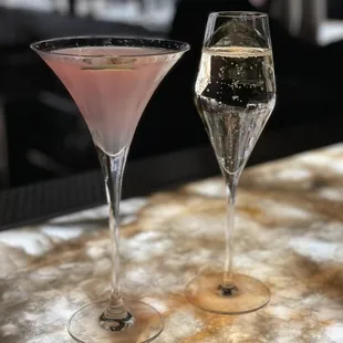 Cosmopolitan and Prosecco - excellent drinks!