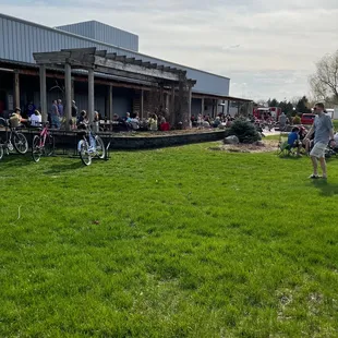 First outdoor live music of the year!