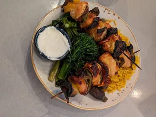 Alexs Market & Grill