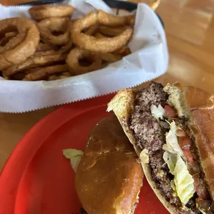 Hamburger with grilled onions instead of raw onions