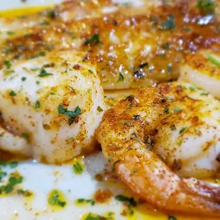 Captains plate,  broiled shrimp, flounder &amp; sea scallops.  Delicious