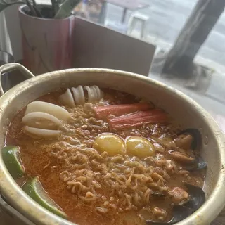SPICY THAI RAMYEON