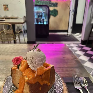 SALTED EGG YOLK TOAST