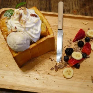 HONEY BRICK TOAST
