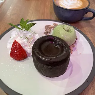 ORGANIC CHOCOLATE MATCHA LAVA CAKE