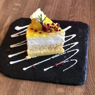 DOUBLE FROMAGE HONEY YUZE CHEESECAKE (Slice)