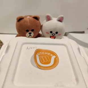 Brown and Cony like the cute shaka sticker on the box cover!