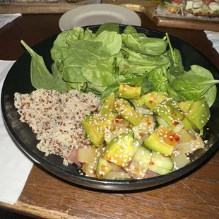 Tuna poke bowl
