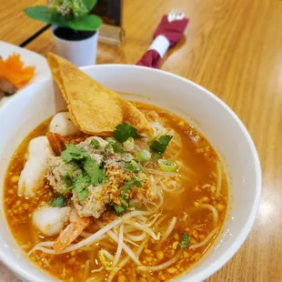 Tom yum noodle soup...good