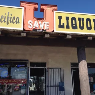 the front of a liquor store