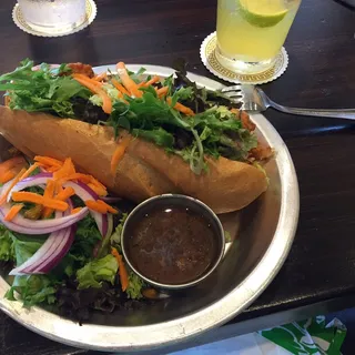 Mochiko Garlic Chicken Sandwich