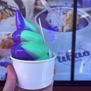 Ube and pandan soft serve  IG: @fooddeclassified