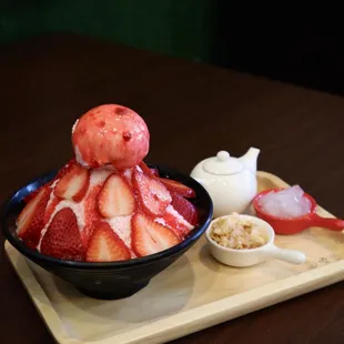 NEW Strawberry Bingsoo