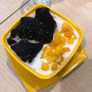 I01. Cold Mango Grass Jelly with Coconut Sauce