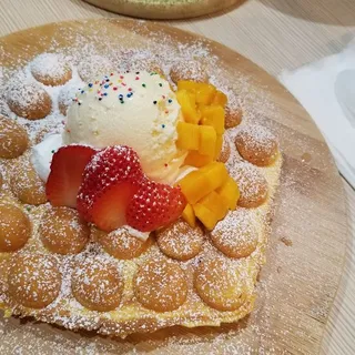 J10. Oreo Egg Puff with Ice Cream