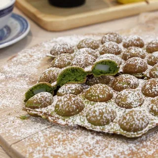 Matcha Mochi Egg-Puff