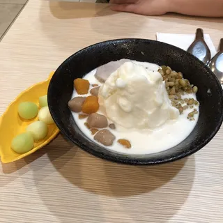 M09. Taro Balls No. 9 Coconut Sauce