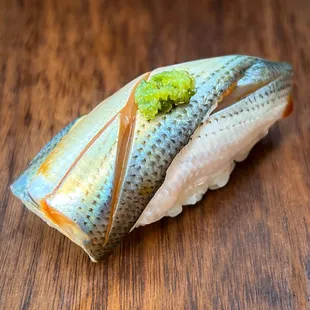 Shinko (Young Shad) Nigiri
