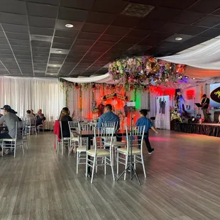 Dining &amp; dancing floor...
