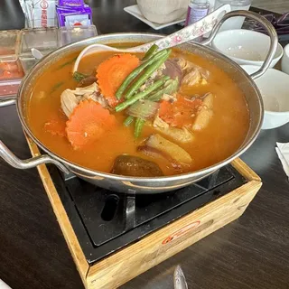 CHICKEN CURRY (KARI SACH MONN)