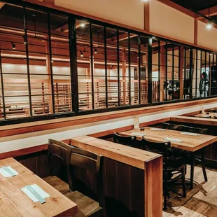 sushi and sashimi, interior