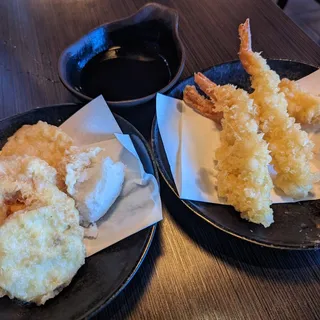 SWEET POTATO TEMPURA (4pc)*