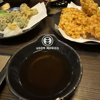 BROCCOLI TEMPURA (5pc)*