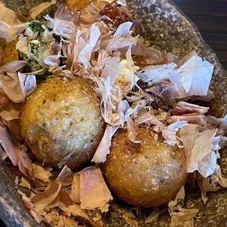 TAKOYAKI (5pc)*