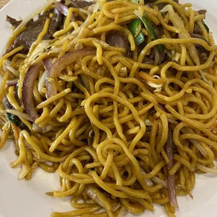 Beef lo-mein lunch special