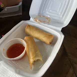 A spring roll posing as an egg roll.