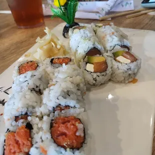 Spicy tuna Philadelphia roll