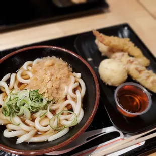 Kake udon and tempura