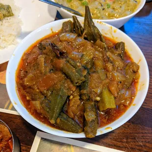 Kadai bhendi curry: bhindi masala, good spice, but oily, unfortunately