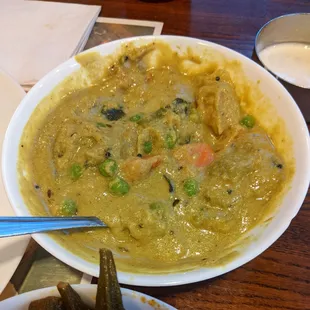 Vegetable korma: excellent and not too creamy