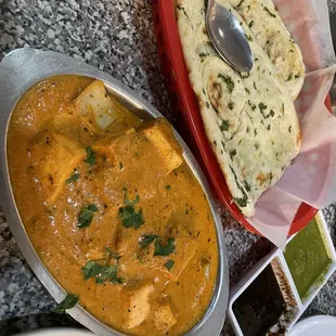 Paneer Butter Masala, Garlic Naan