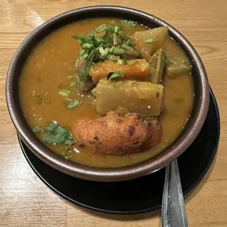 Vada Sambar (3 pcs)