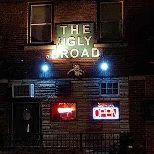 the sign for the highly road