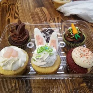 Cupcakes, including cute Easter-decorated ones!