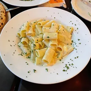 Rigatoni con Quattro Formaggi