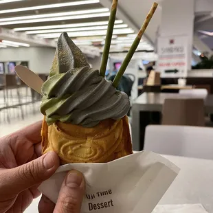 Taiyaki cone with matcha + black sesame