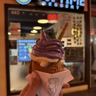 Ube/mango swirl
