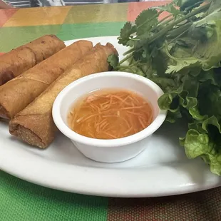 Egg rolls with vinegar sauce