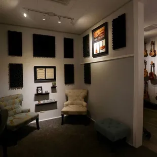 Private room for sound comparison and consultation to help you find that perfect ukulele.