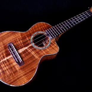 Custom Moore Bettah Cutaway Tenor Ukulele
