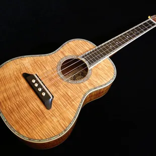Custom Les Rietfors Tenor Ukulele. More photos and details available at ukulelefriend.com