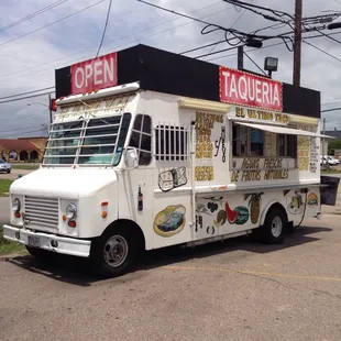 Ultimo taco truck