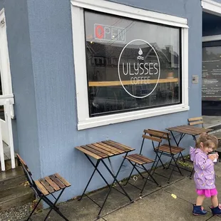 Great atmosphere, great clam chowder, and perfect coffee. They offer smoothies, coffee&apos;s and espresso&apos;s, will be going back again.