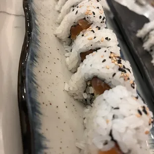 Salmon roll