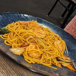 Shrimp pan noodles