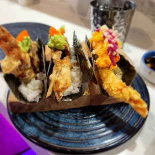 Umi Temaki - spider and mango tango